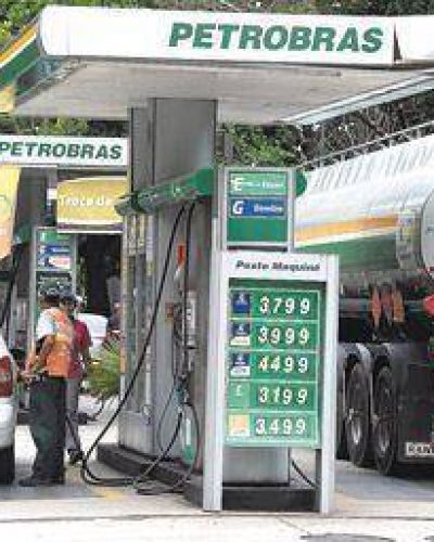 Caen tres diputados por el caso Petrobras