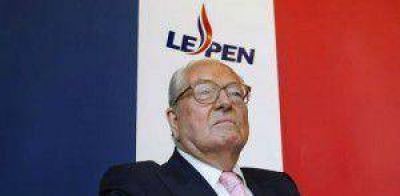 Mientras los Le Pen se cruzan duro, el 91% de los franceses desea el retiro de Jean-Marie