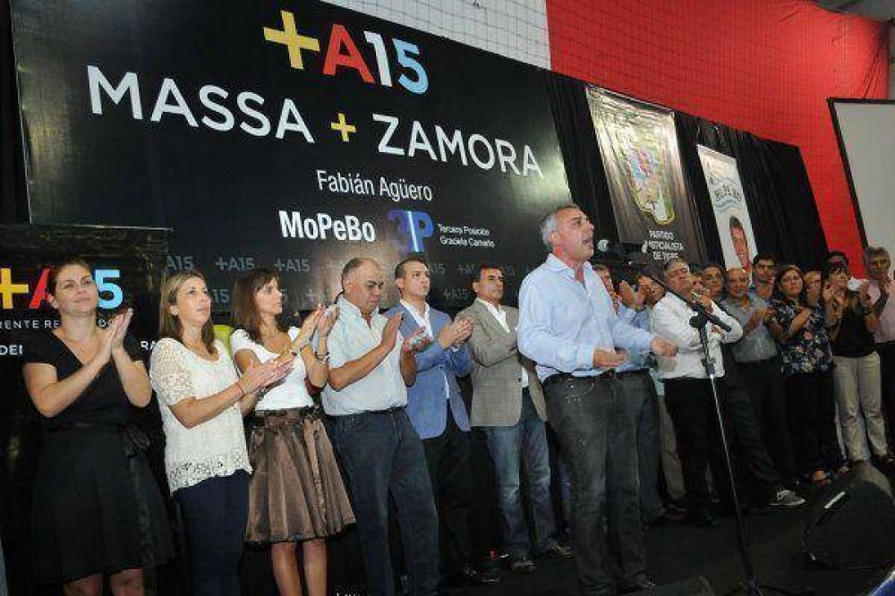 El Frente Renovador colm el Club Glorias de Tigre en apoyo a Sergio Massa