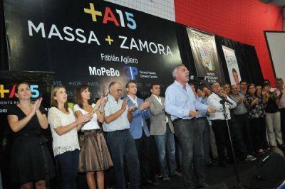 El Frente Renovador colm� el Club Glorias de Tigre en apoyo a Sergio Massa