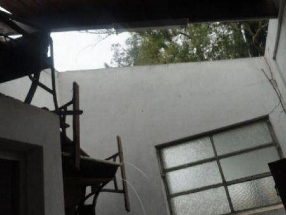 SEVEROS DA�OS EN UNA ESCUELA RURAL POR UN TEMPORAL EL PASADO VIERNES