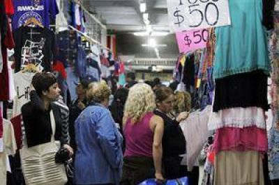 El imperio de La Salada: Ilegalidad y muertes en un negocio millonario