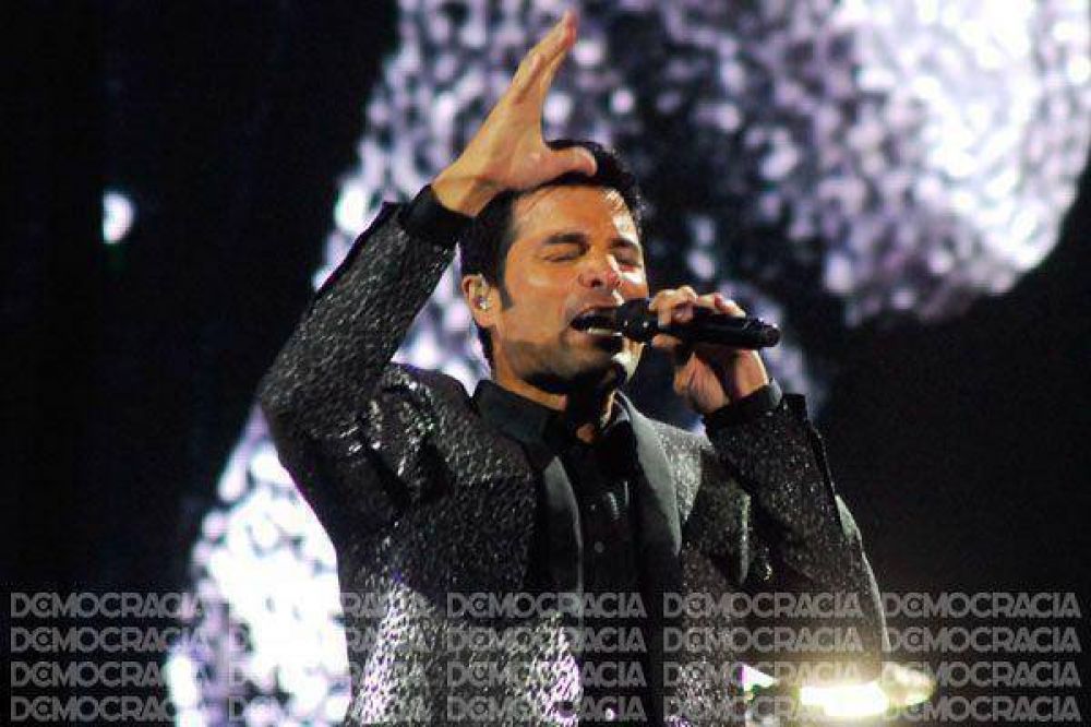 Una multitud bail� y cant� con Chayanne en Jun�n a pesar de la lluvia