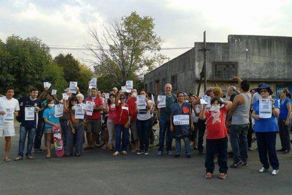 La Plata: Vecinos reclamaron contra la quema ilegal de basura que hace el Municipio