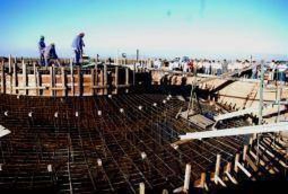 Ya trasladan hacia La Rioja el primer �molino� generador de energ�a e�lica