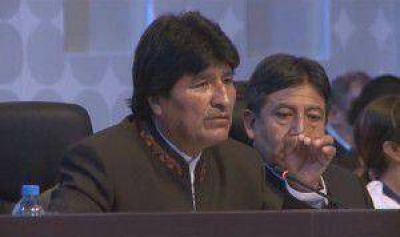 Evo Morales: �Obama nos habla de democracia y todos los d�as nos manda a sus sicarios�