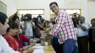 Urtubey gana por amplio margen: Scioli, Randazzo y An�bal F. viajan a festejar