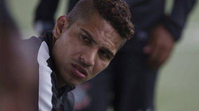 El jugador Paolo Guerrero fue internado tras contraer dengue