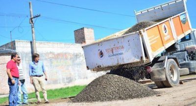 Sigue el municipio trabajando en villa Palermo I