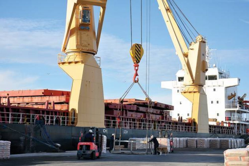 El Puerto local se afianza en el mercado de cargas de proyecto