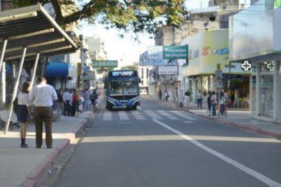 Capital: el carril preferencial de calle La Rioja mejor� hasta un 52% la frecuencia de colectivos urbanos beneficiando a 130.000 pasajeros diarios