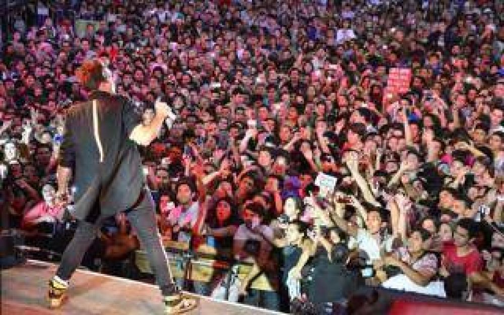 La oposici�n fustig� a Bruera por el millonario recital de Tan Bi�nica en La Plata