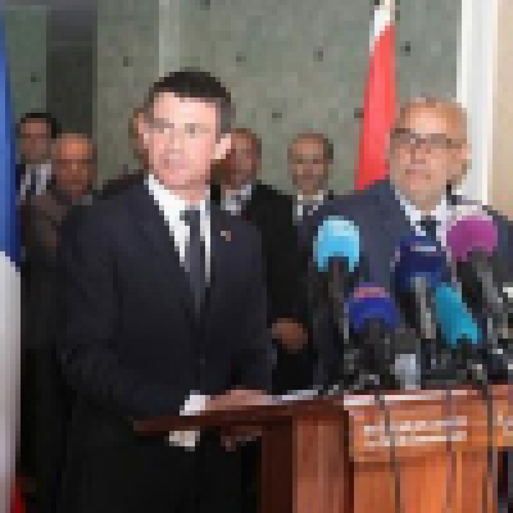 Valls trata con su homólogo marroquí la lucha contra la islamofobia en Francia
