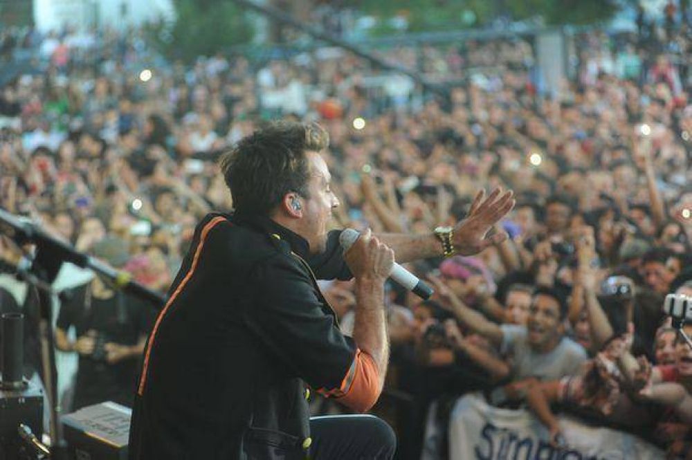 Villa Elvira vibr� en un multitudinario festejo