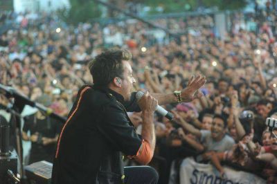 Villa Elvira vibr� en un multitudinario festejo