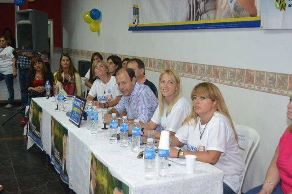 Bruna, en Pico, sigui� criticando a Verna