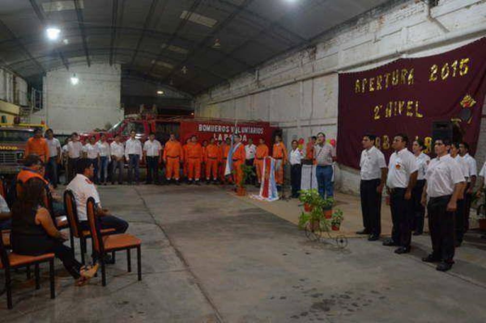 Con instructores de alto nivel, la Escuela de Suboficiales de Bomberos inicia su ciclo lectivo