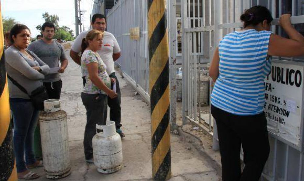 En los almacenes cobran hasta $120 la garrafa de gas de 10 kg