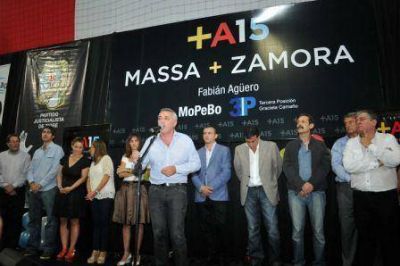 El Frente Renovador colm� el Club Glorias de Tigre en apoyo a Sergio Massa 