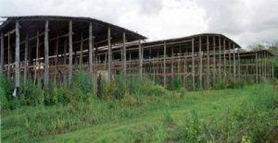 Piden informes por una obra no concluida