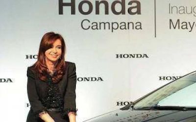 Cristina encabeza un acto en automotriz de Campana