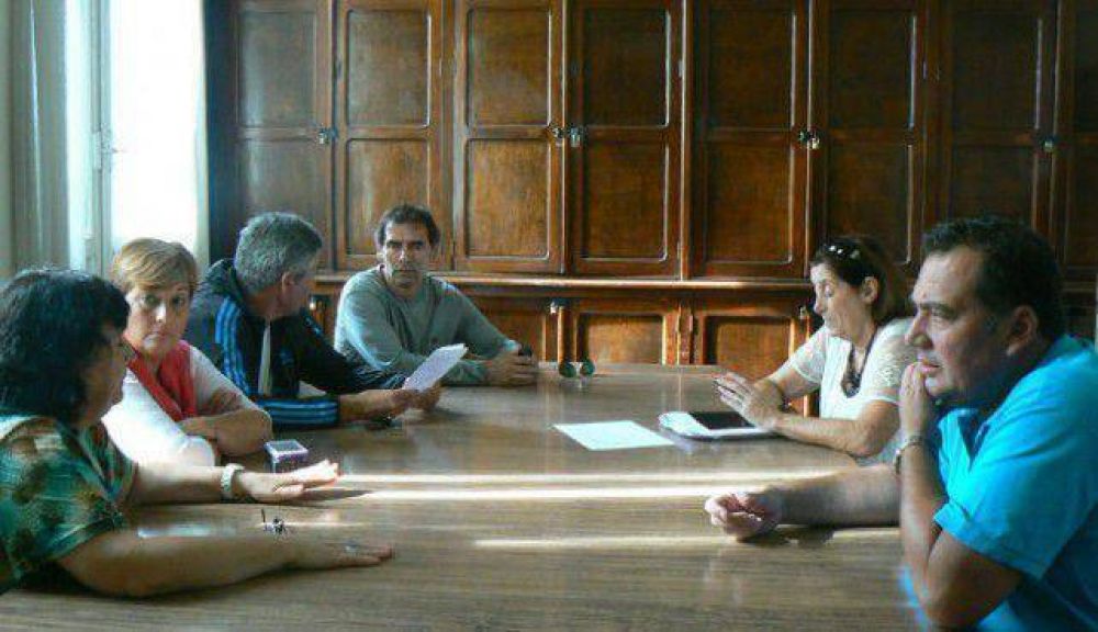 Transporte de alumnos terciarios: empresarios plantearon quejas