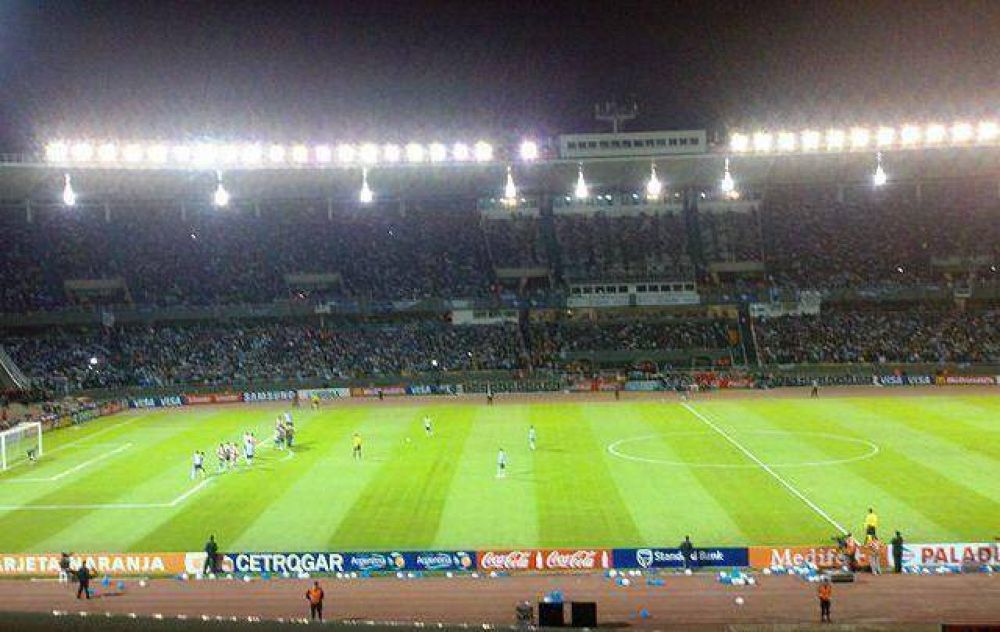 Resembrar�n el c�sped en el estadio Mario Kempes