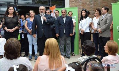 El Gobernador visit� el colegio incendiado, se dirigi� a los alumnos y prometi� m�s obras