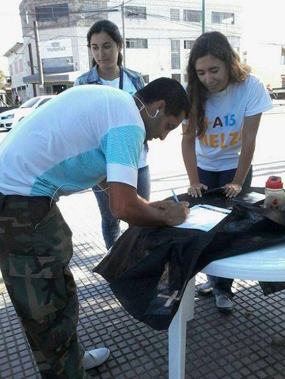El massismo junta firmas contra la designaci�n de Carl�s