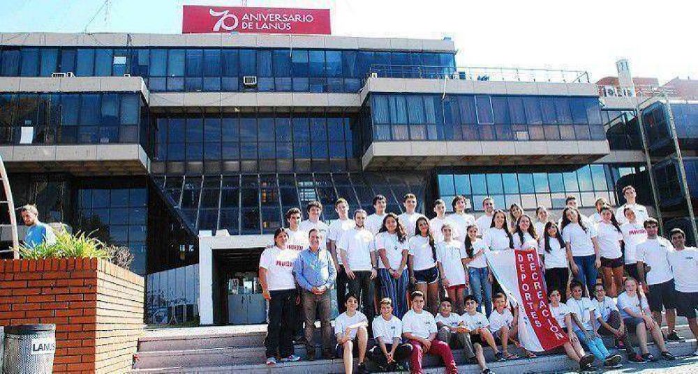 D�AZ P�REZ RECIBI� A J�VENES DEPORTISTAS