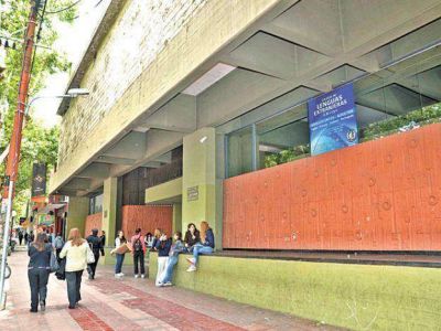 Docentes de la UNCuyo paran toda esta semana y la Salud, el jueves