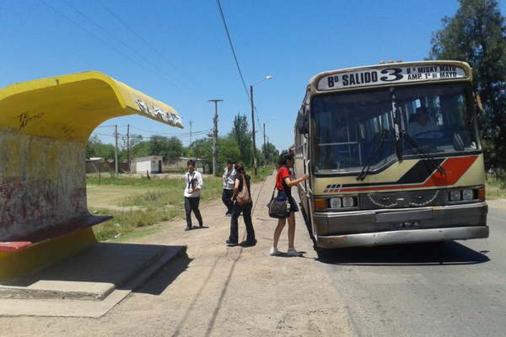 Los empresarios del transporte urbano de pasajeros pedir�an hoy el aumento del boleto en La Banda