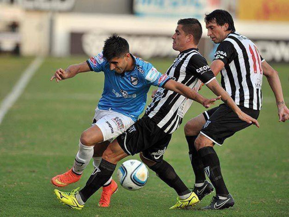 Gimnasia cay� en Floresta