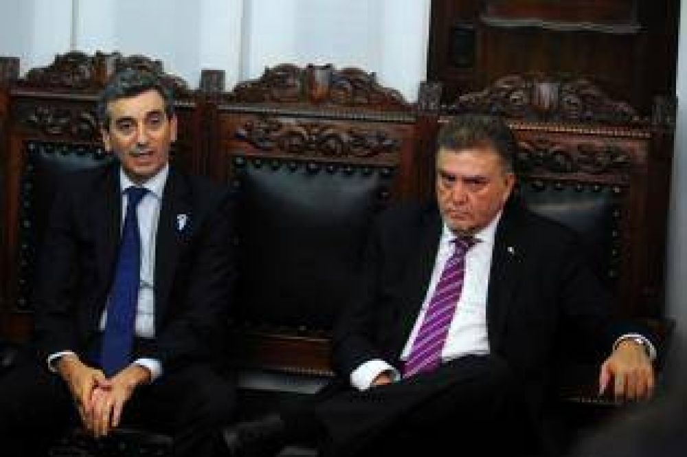 �Alperovich ya no maneja la provincia�