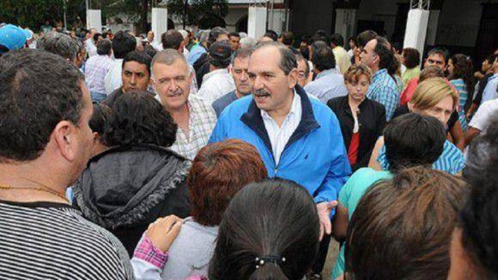El Estado asisti� a los damnificados por la crecida del R�o Marapa