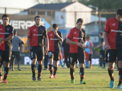 Newell�s fue un espejismo de aquel que se luci� ante Uni�n y perdi� con Arsenal