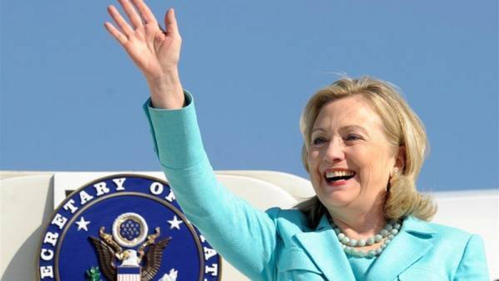 Hillary se va de gira y los republicanos salen a 