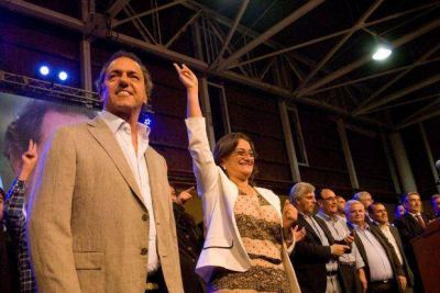 En plena campa�a, Scioli desembarc� en Catamarca