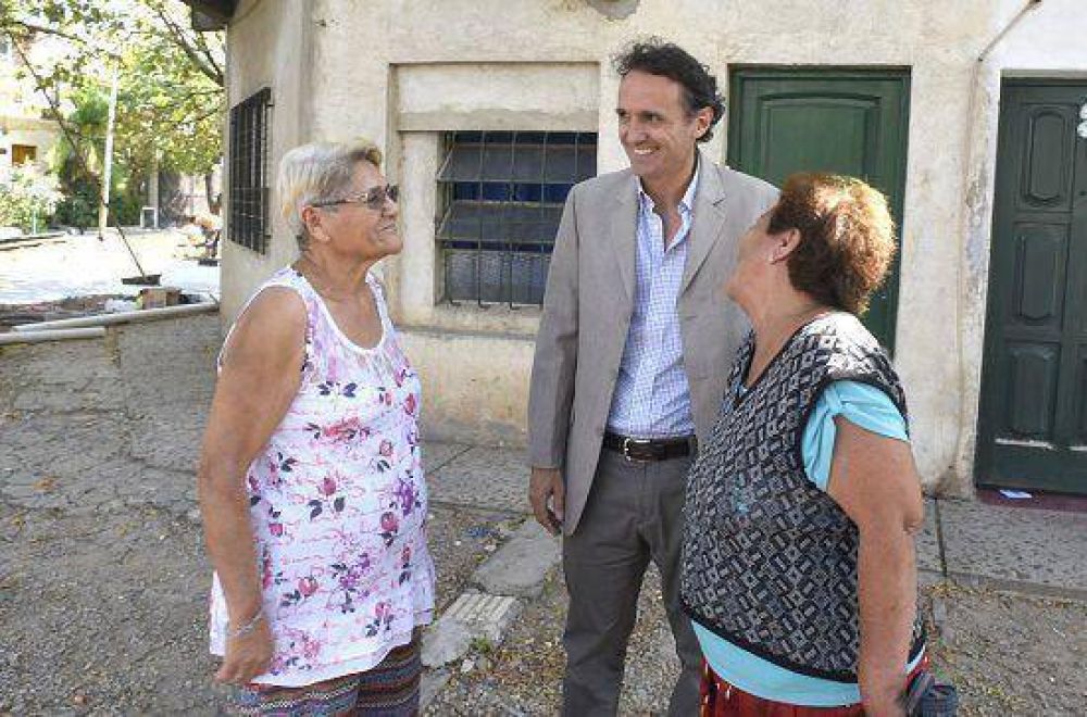 Katopodis supervis� una obra de repavimentaci�n en Villa Ballester