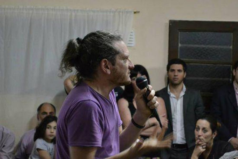 Dar�o Sztajnszrajber en la celebraci�n de los diez a�os de la Escuela �Adolfo P�rez Esquivel�