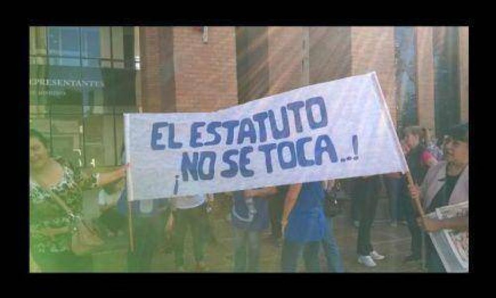 �Han hecho una fiesta del clientelismo y del acomodo en el Sistema Educativo�