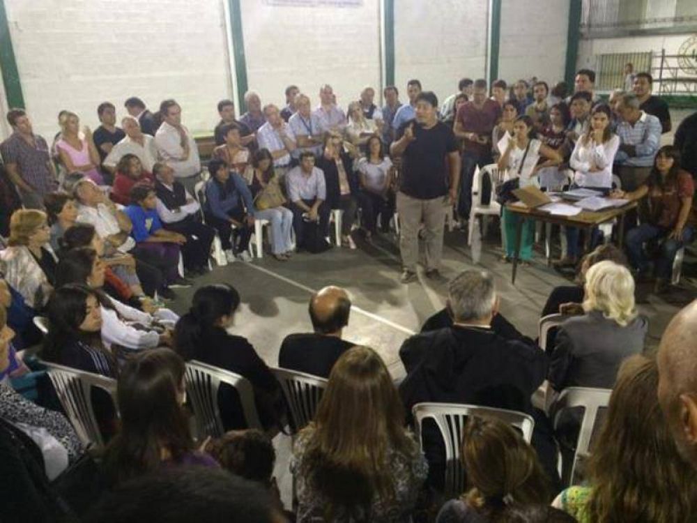 Los vecinos vuelven a reunirse por el basural a cielo abierto de Hern�ndez