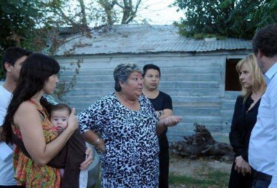 Concejales junto a vecinos reclaman el saneamiento de la cantera
