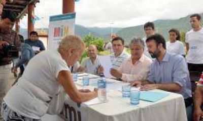 Felipe �lvarez enumer� varias de sus propuestas de campa�a