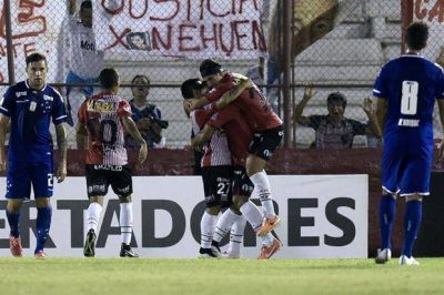 Hurac�n dio una muestra de car�cter, venci� a Cruzeiro y sue�a con los octavos