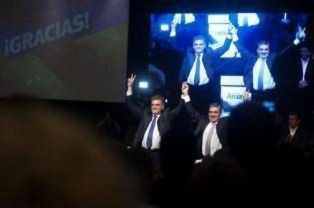 Amaya lanz� su candidatura y apunt� contra el Gobierno: �se cay� el maquillaje de esta gesti�n�