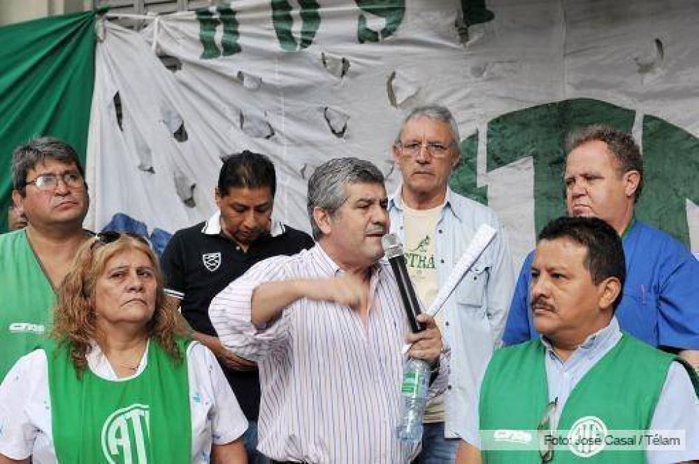 ATE extiende el paro a 25 hospitales porte�os ante la falta de respuesta del macrismo