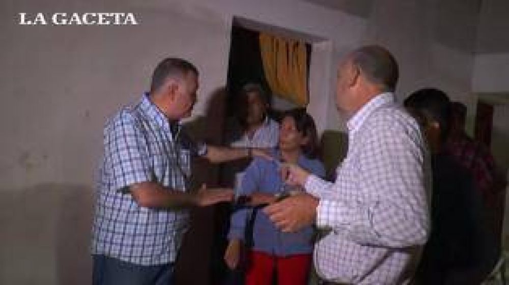 Una mujer inundada interpel� al ministro Jaldo
