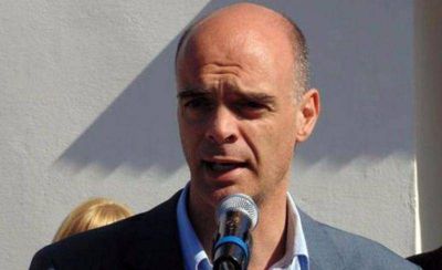 Entrega de escrituras termin� en un esc�ndalo