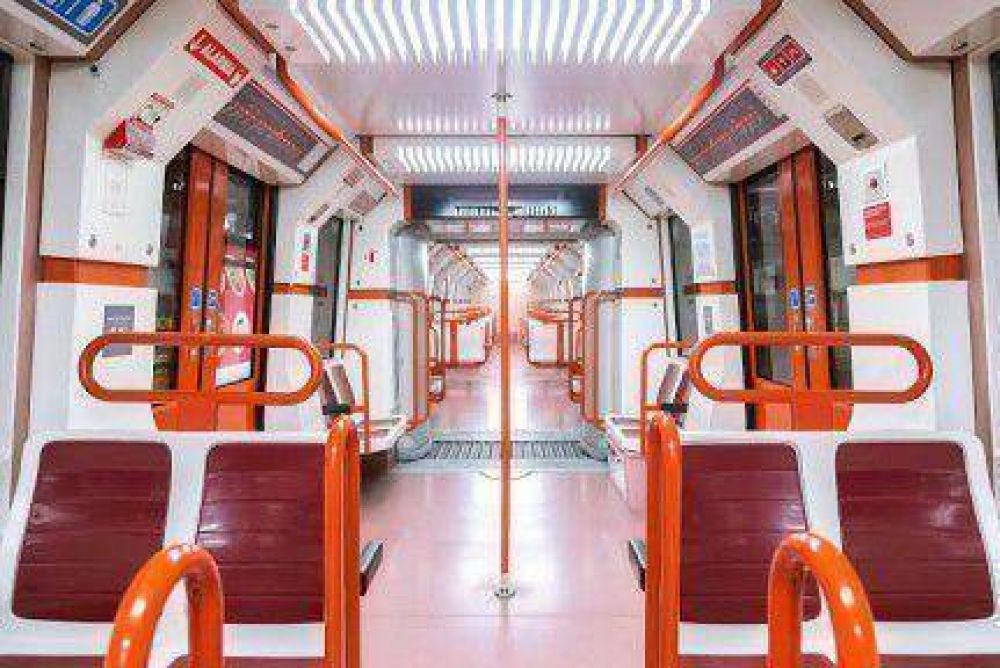 Sorpresa en la L�nea B: las puertas de los coches �nuevos� se abren con la mano